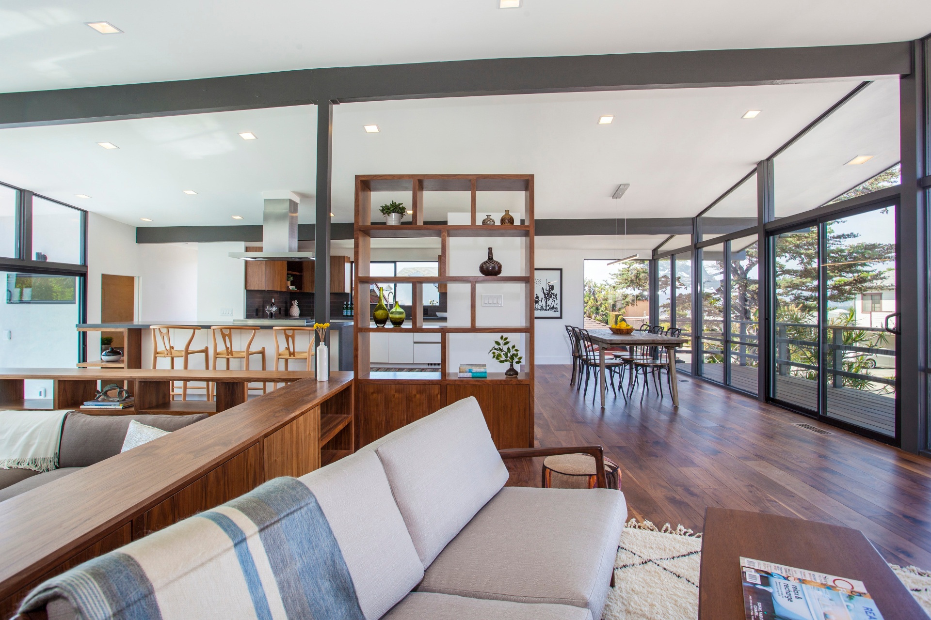 Don Luis living and dining