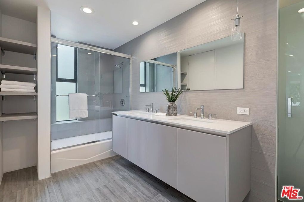 Hubbard bathroom vanity