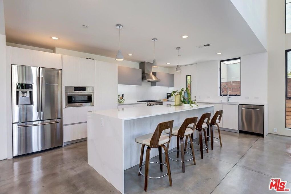 Hubbard kitchen